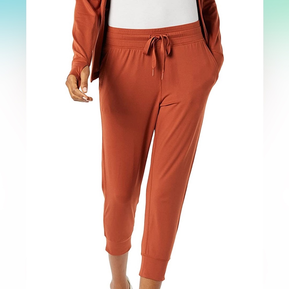 Women’s jogging pants